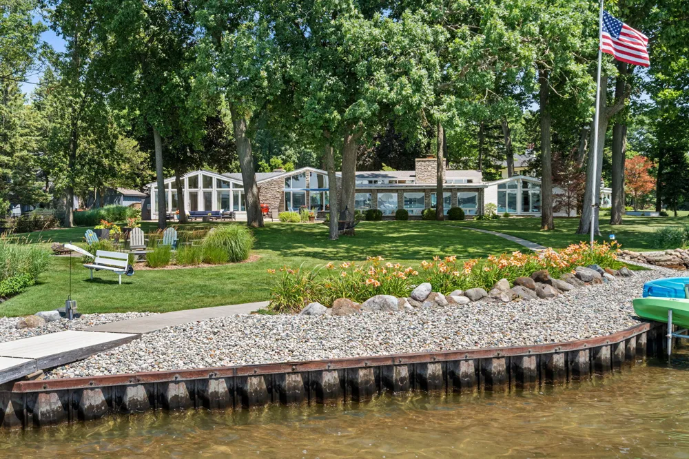 3052 Oakdale Avenue Hickory Corners, MI 49060