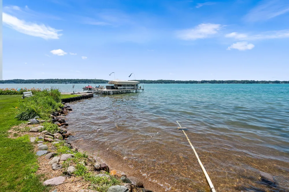 3052 Oakdale Avenue Hickory Corners, MI 49060