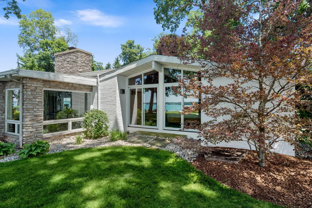 3052 Oakdale Avenue Hickory Corners, MI 49060