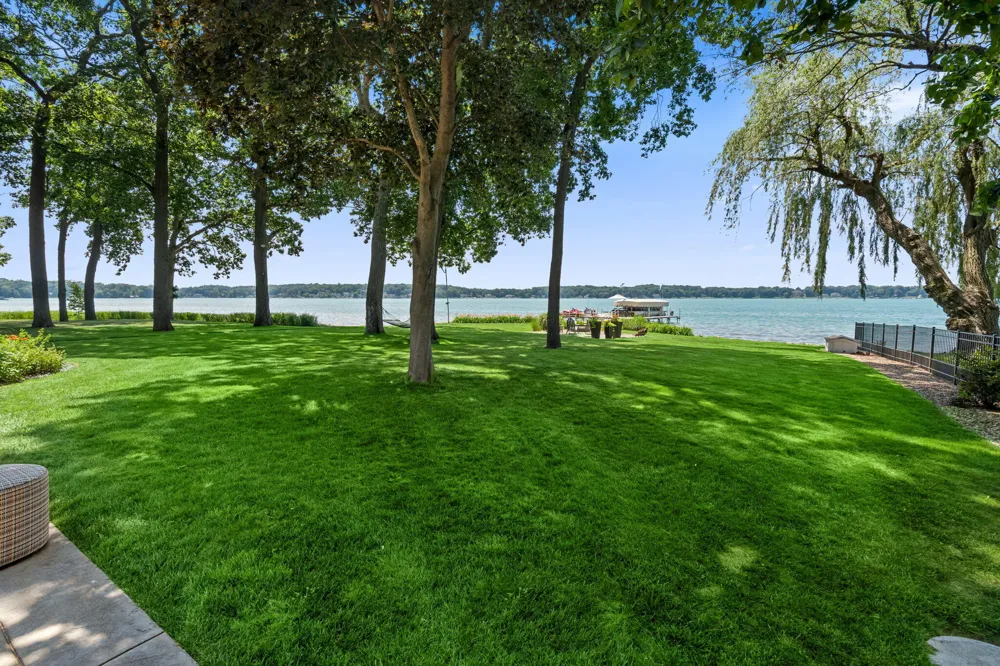 3052 Oakdale Avenue Hickory Corners, MI 49060