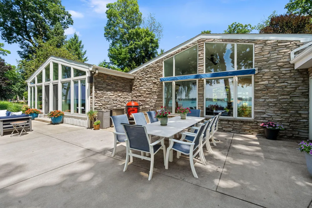 3052 Oakdale Avenue Hickory Corners, MI 49060