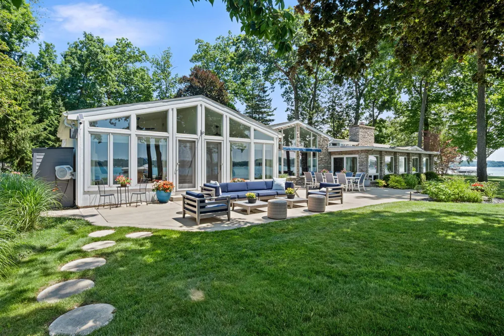 3052 Oakdale Avenue Hickory Corners, MI 49060