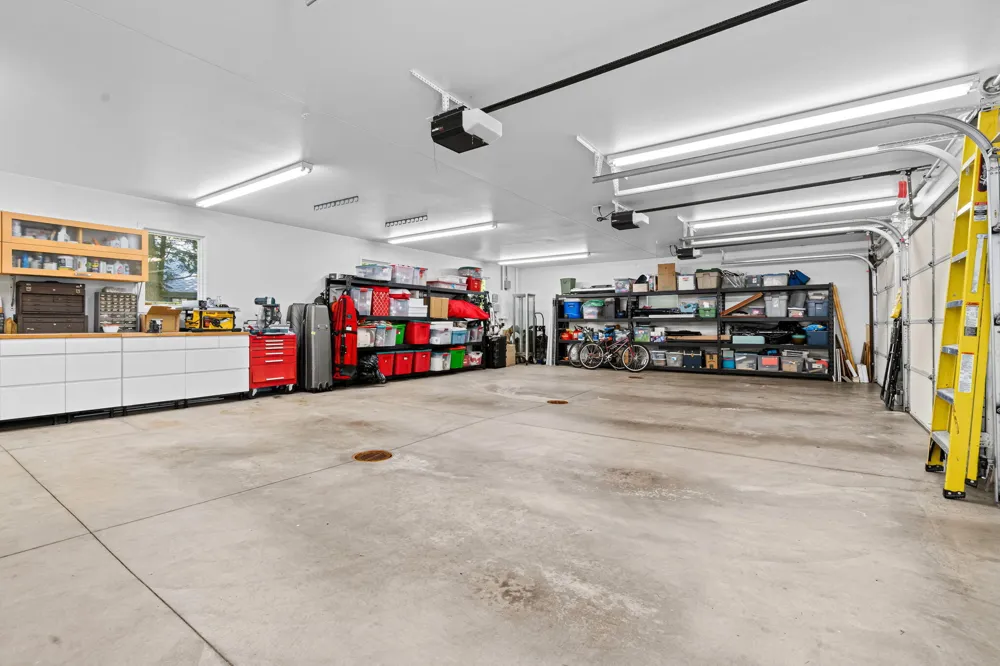 3052 Oakdale Avenue Hickory Corners, MI 49060