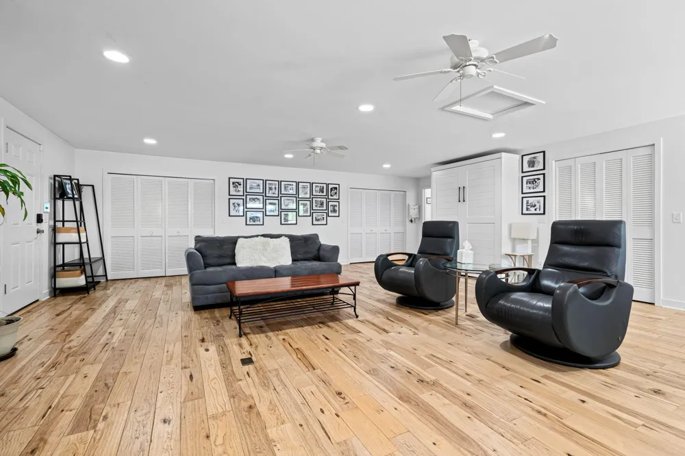 3052 Oakdale Avenue Hickory Corners, MI 49060