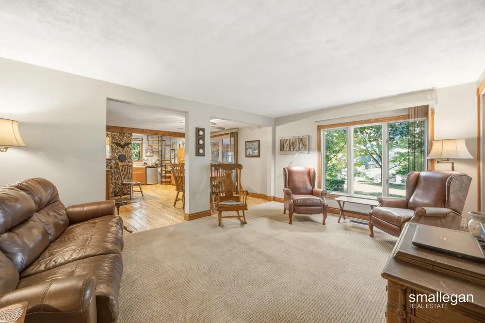 14960 White Creek Avenue NE Solon Township, MI 49319