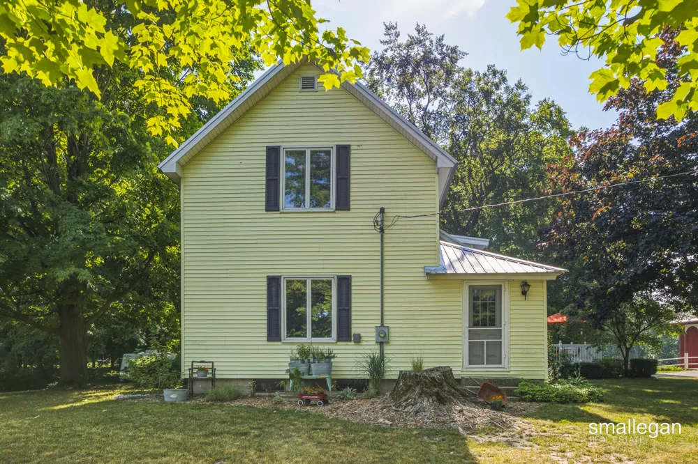 14960 White Creek Avenue NE Solon Township, MI 49319