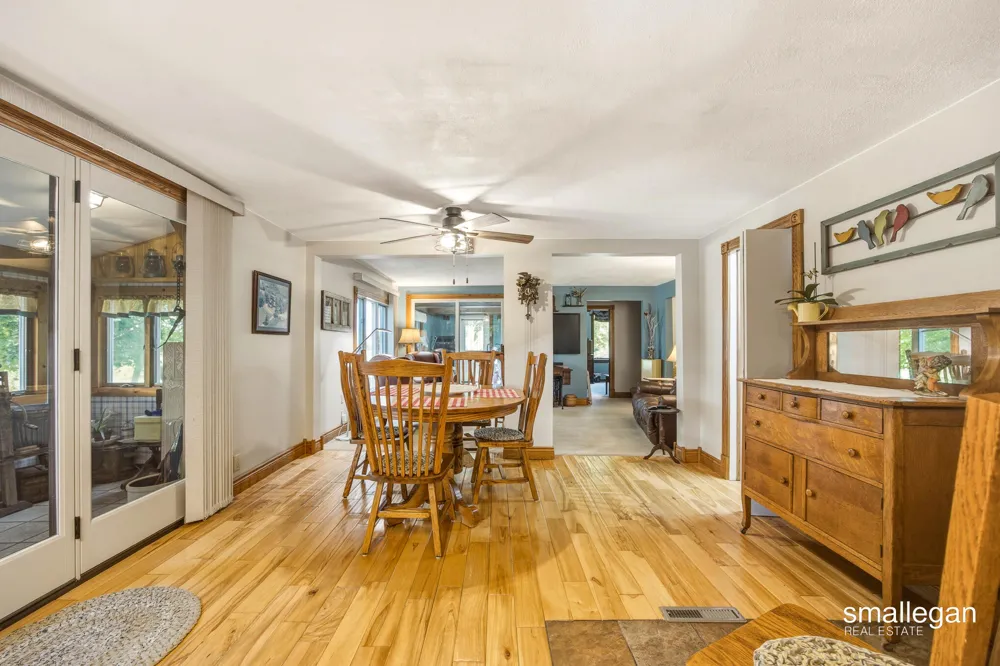 14960 White Creek Avenue NE Solon Township, MI 49319