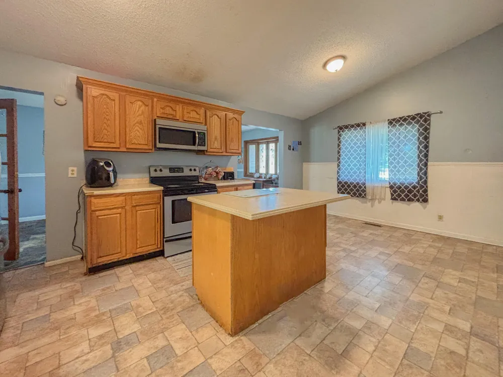 1032 Birdie Drive Broomfield Township, MI 48893