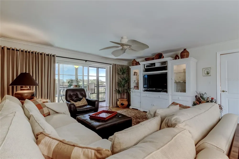 9450 HARBOR GREENS WAY #301 Seminole, FL 33776