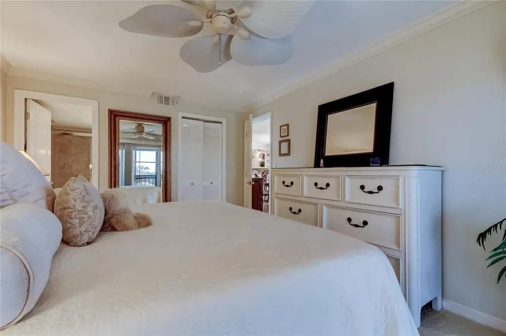 9450 HARBOR GREENS WAY #301 Seminole, FL 33776