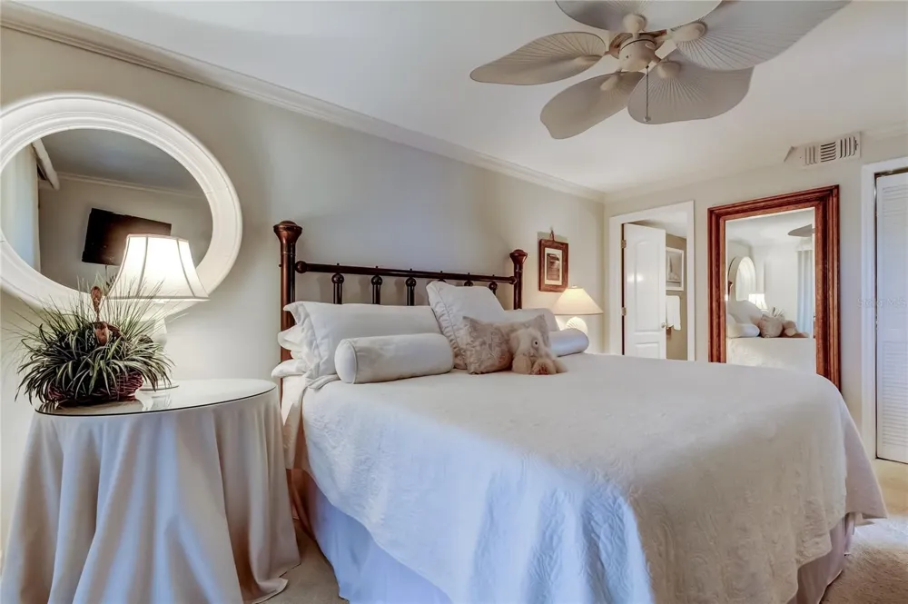9450 HARBOR GREENS WAY #301 Seminole, FL 33776