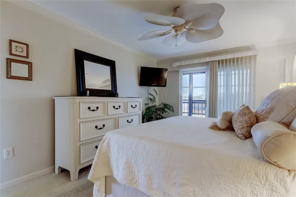 9450 HARBOR GREENS WAY #301 Seminole, FL 33776