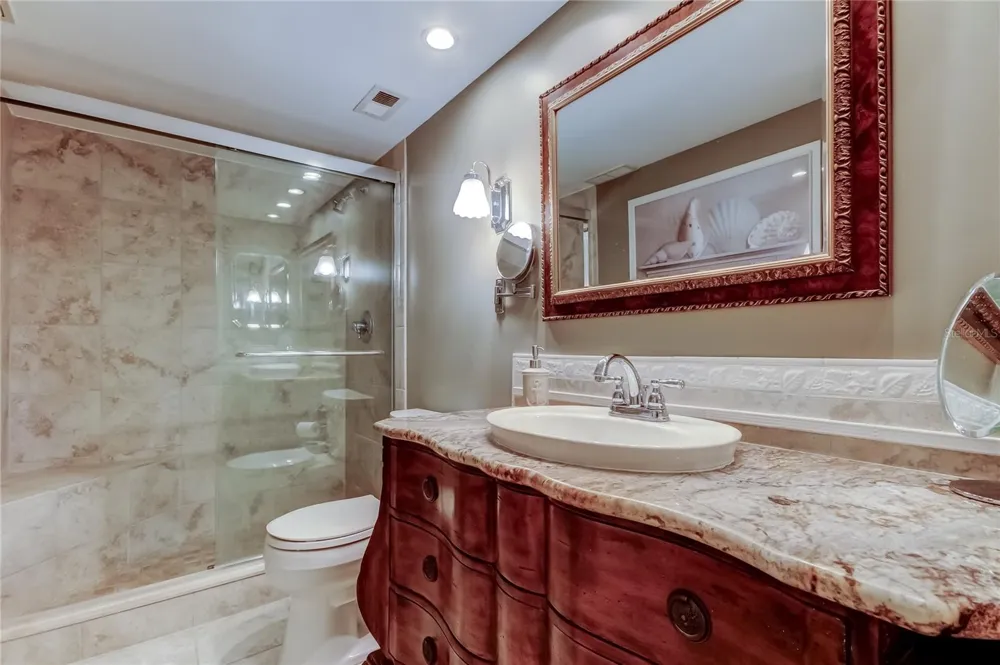 9450 HARBOR GREENS WAY #301 Seminole, FL 33776