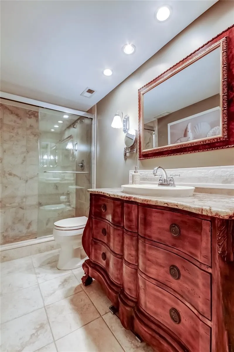 9450 HARBOR GREENS WAY #301 Seminole, FL 33776