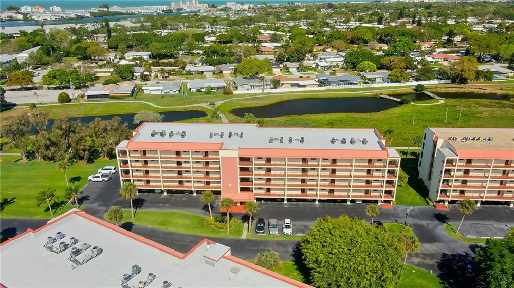 9450 HARBOR GREENS WAY #301 Seminole, FL 33776