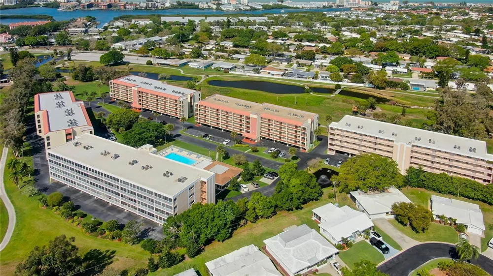 9450 HARBOR GREENS WAY #301 Seminole, FL 33776