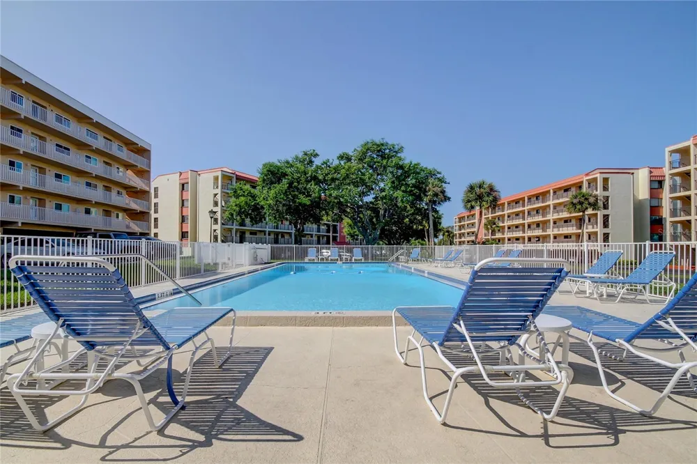 9450 HARBOR GREENS WAY #301 Seminole, FL 33776