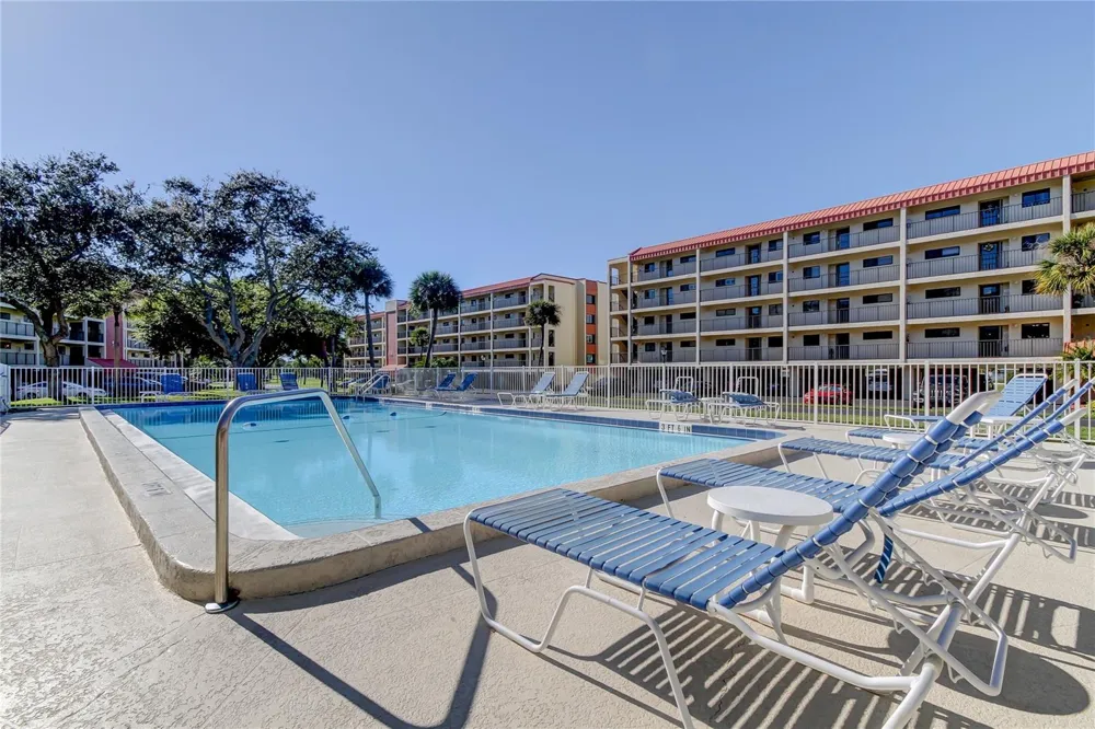 9450 HARBOR GREENS WAY #301 Seminole, FL 33776