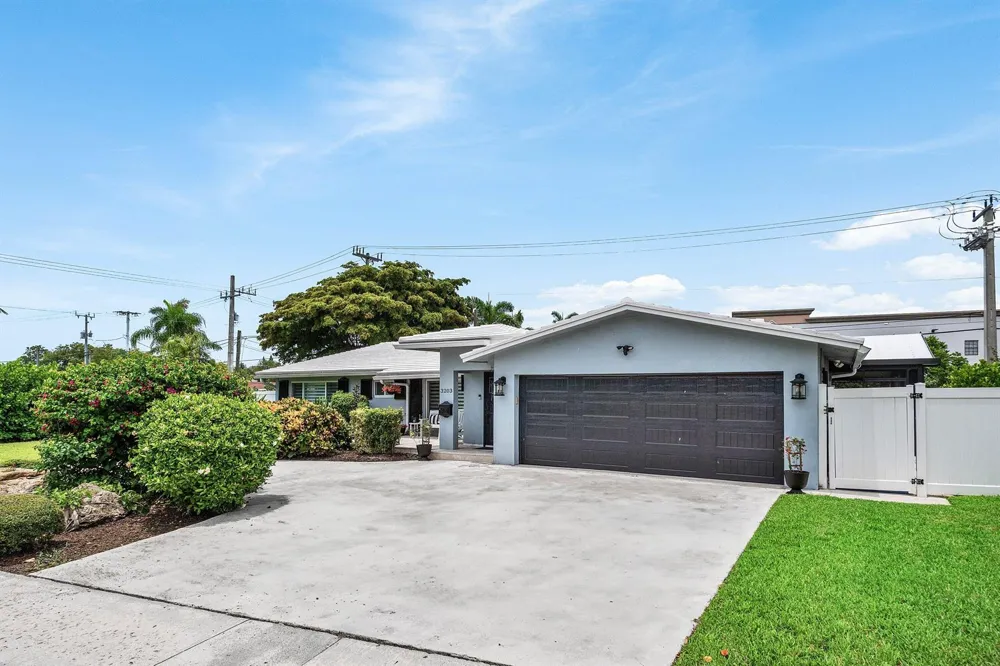 3203 NE 6th Boca Raton, FL 33431