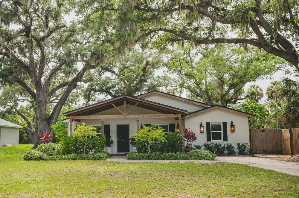 216 18TH STREET E Bradenton, FL 34208
