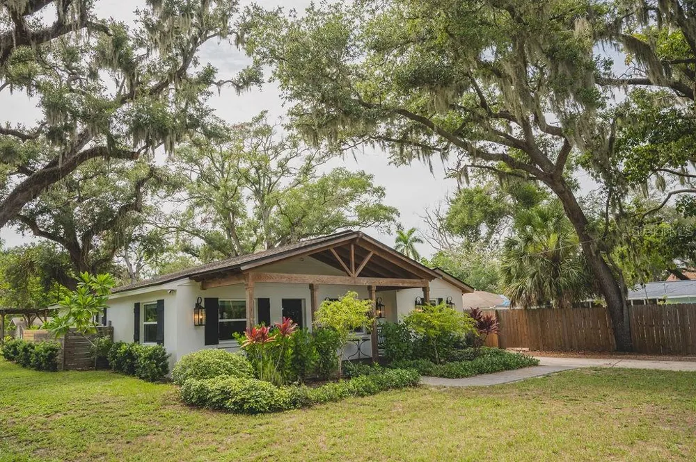 216 18TH STREET E Bradenton, FL 34208
