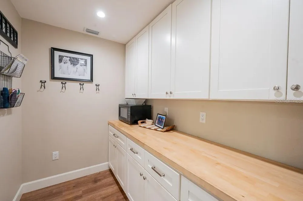 216 18TH STREET E Bradenton, FL 34208