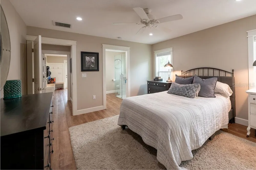 216 18TH STREET E Bradenton, FL 34208