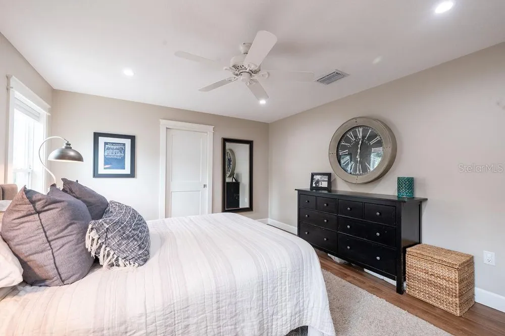 216 18TH STREET E Bradenton, FL 34208