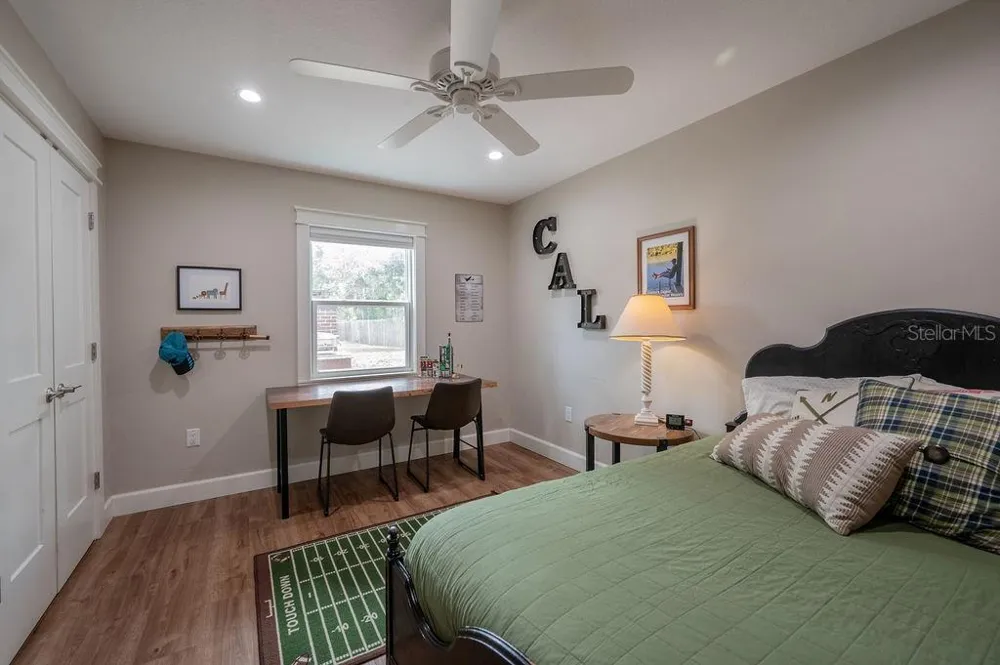 216 18TH STREET E Bradenton, FL 34208