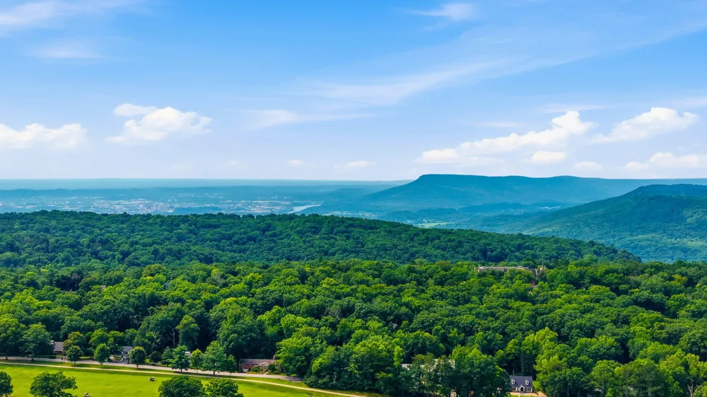 304 Oakmont Lane Signal Mountain, TN 37377