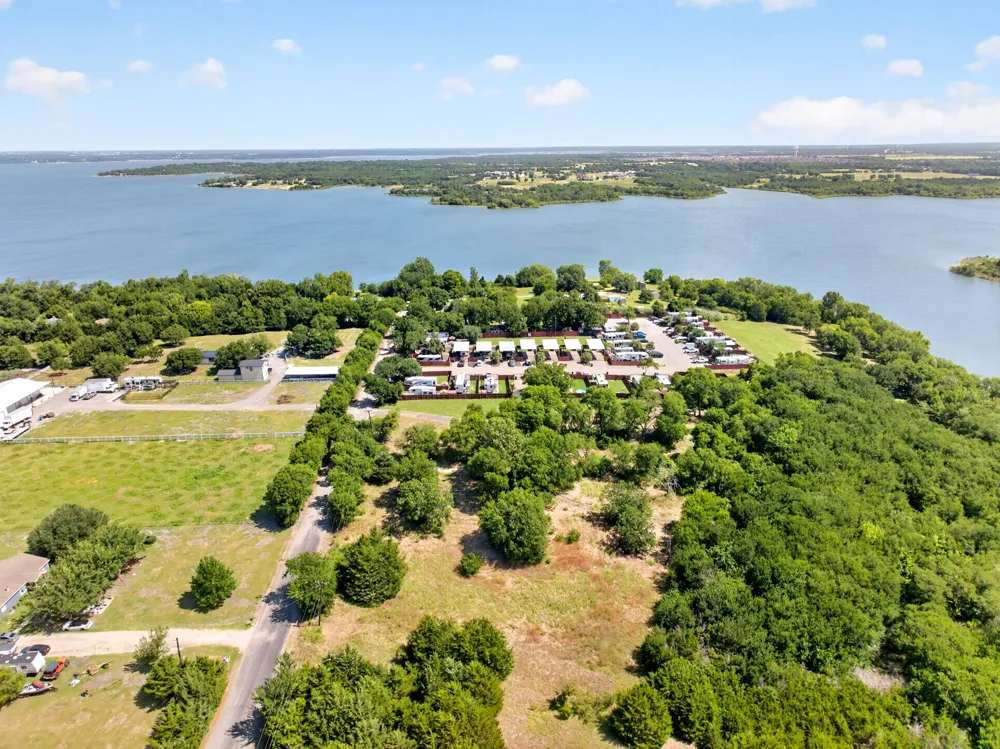 5211 County Road 547 Nevada, TX 75173