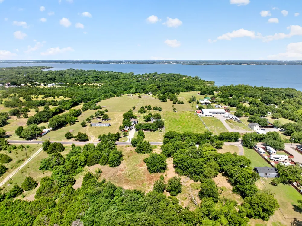 5211 County Road 547 Nevada, TX 75173