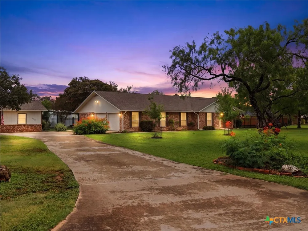 2402 Welsch Lane New Braunfels, TX 78132
