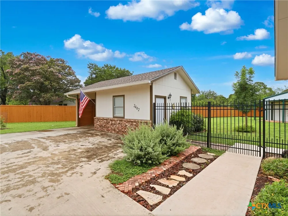 2402 Welsch Lane New Braunfels, TX 78132