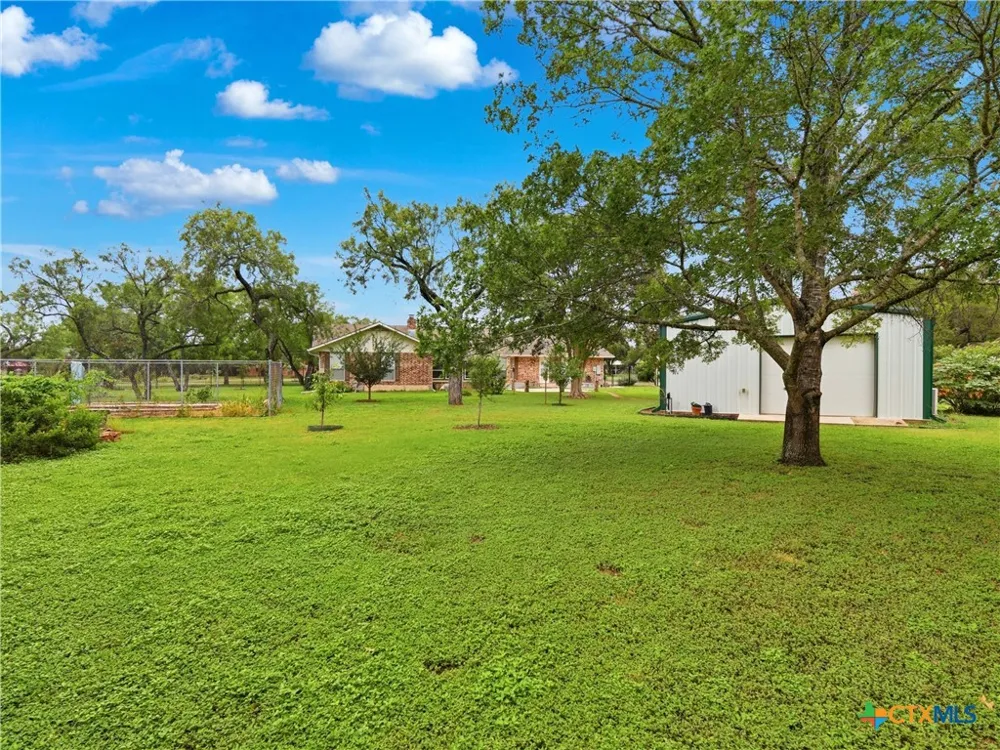 2402 Welsch Lane New Braunfels, TX 78132