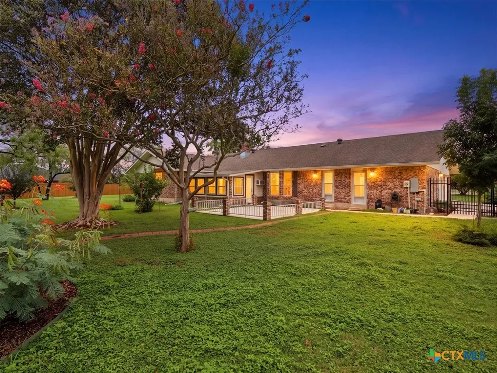 2402 Welsch Lane New Braunfels, TX 78132