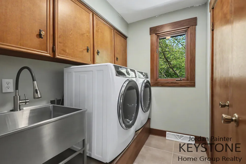 5964 Chicago Drive Zeeland, MI 49464