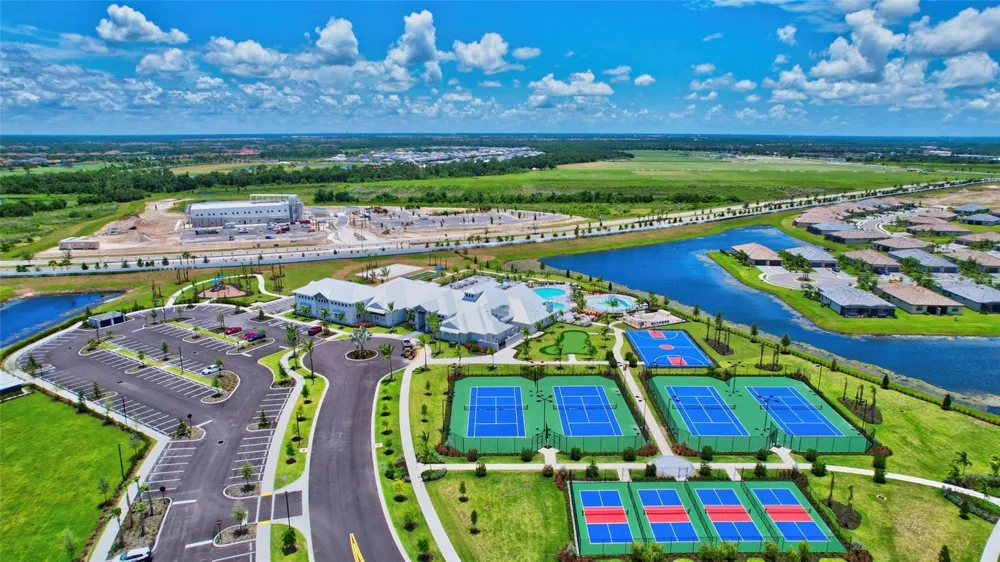 5409 CORAL REEF WAY Bradenton, FL 34211