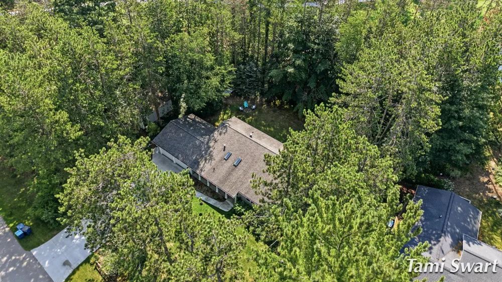 16864 Timber Dunes Drive Grand Haven, MI 49417