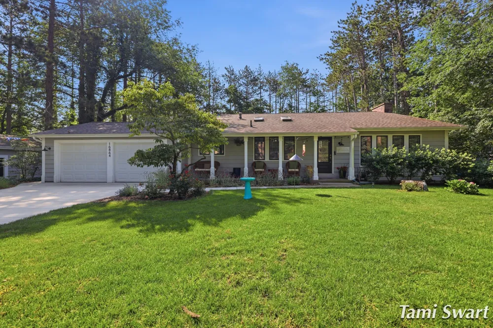 16864 Timber Dunes Drive Grand Haven, MI 49417