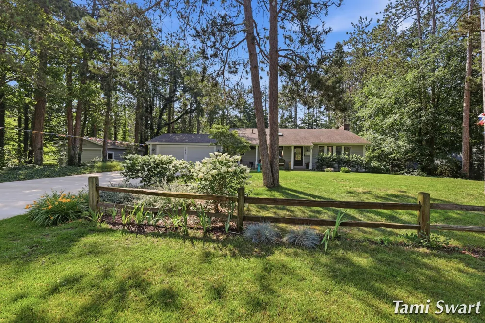 16864 Timber Dunes Drive Grand Haven, MI 49417