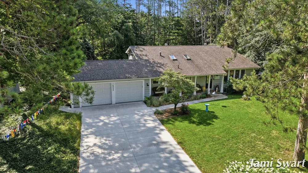 16864 Timber Dunes Drive Grand Haven, MI 49417