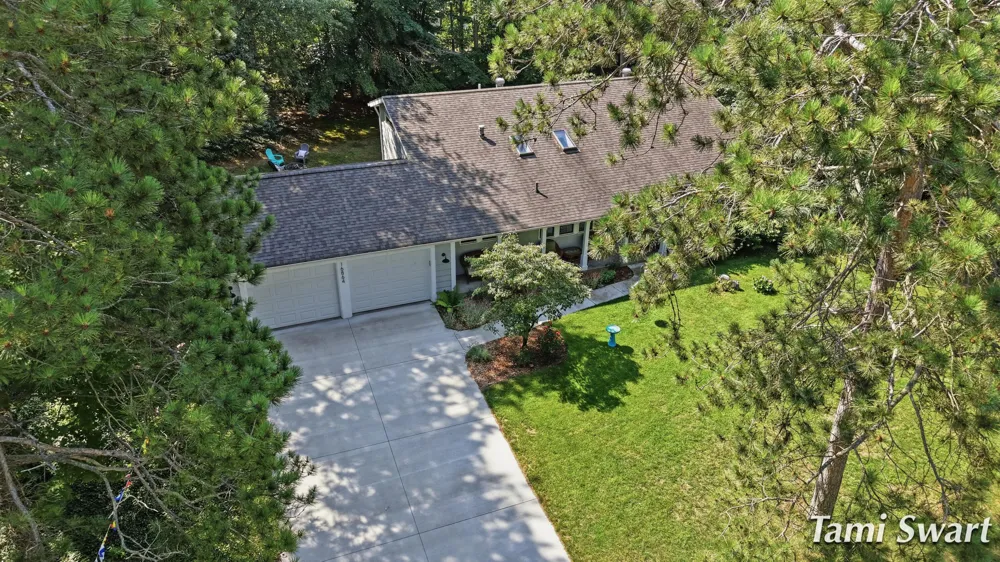 16864 Timber Dunes Drive Grand Haven, MI 49417