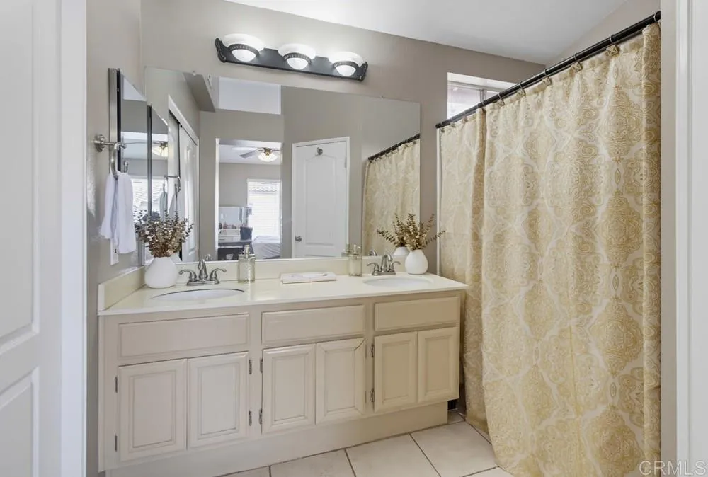 11372 Via Rancho SD #A El Cajon, CA 92019