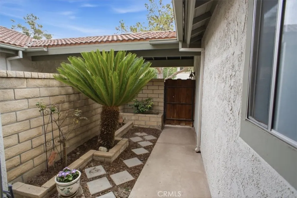 15833 Rosehaven Lane Canyon Country, CA 91387