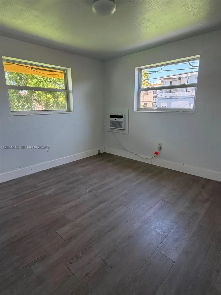 1465 W 28th St #4 Hialeah, FL 33010