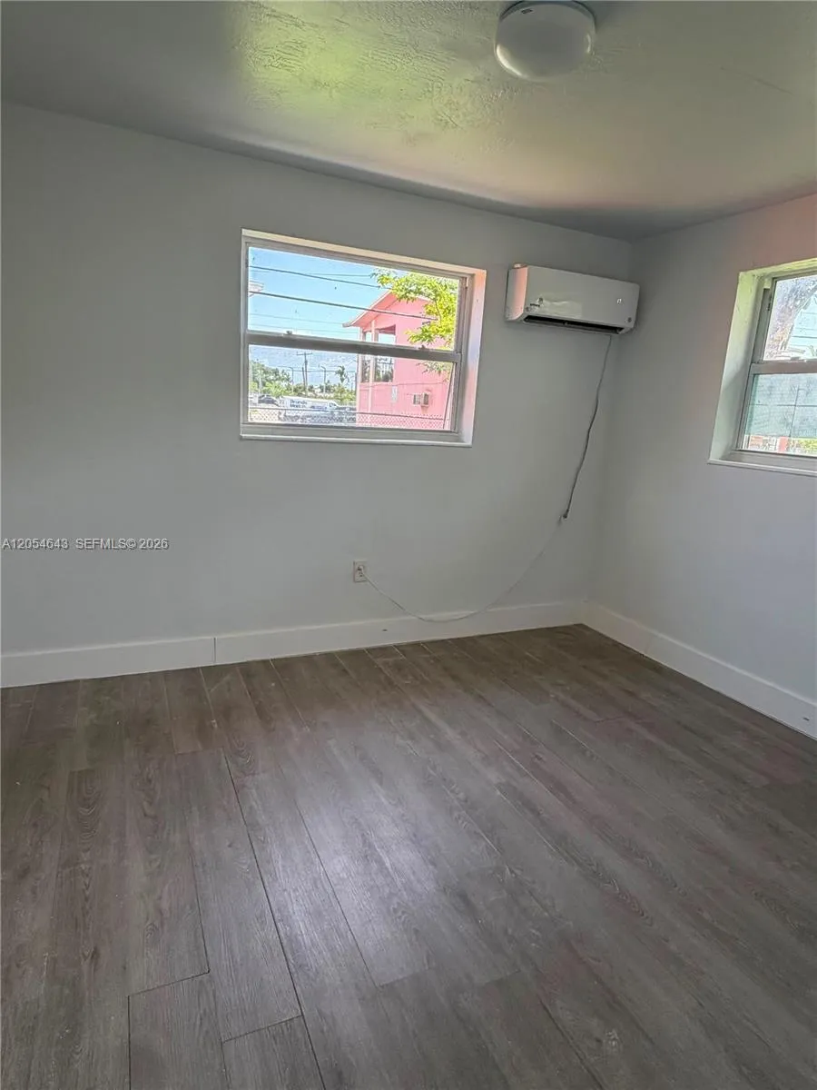 1465 W 28th St #4 Hialeah, FL 33010