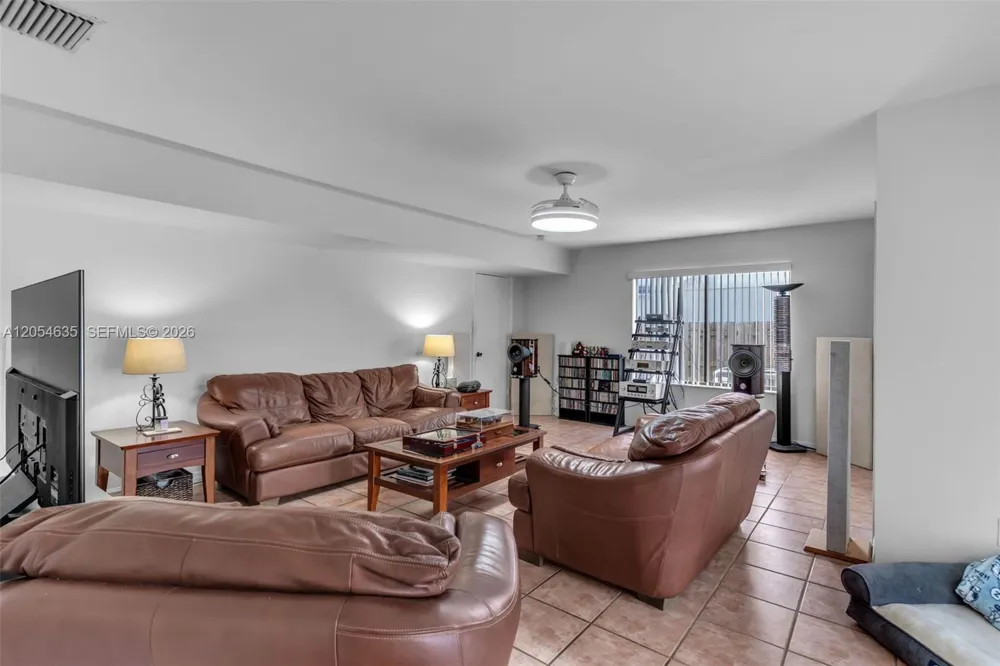 11055 SW 129th Ct Miami, FL 33186