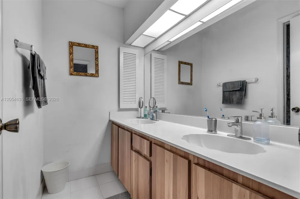 11055 SW 129th Ct Miami, FL 33186
