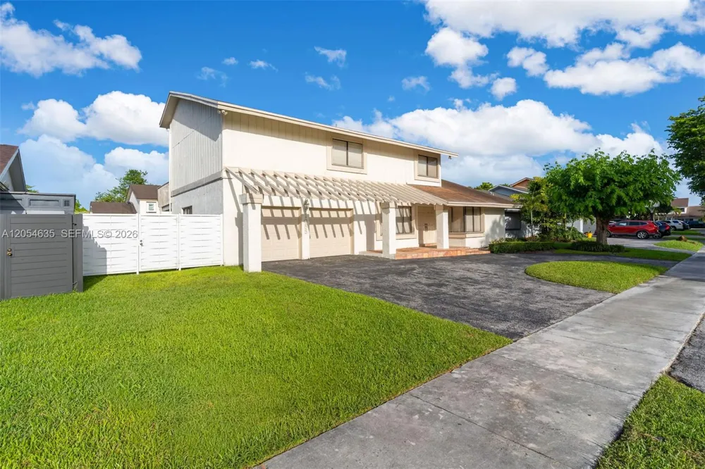 11055 SW 129th Ct Miami, FL 33186